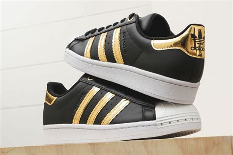 adidas goud sneakers